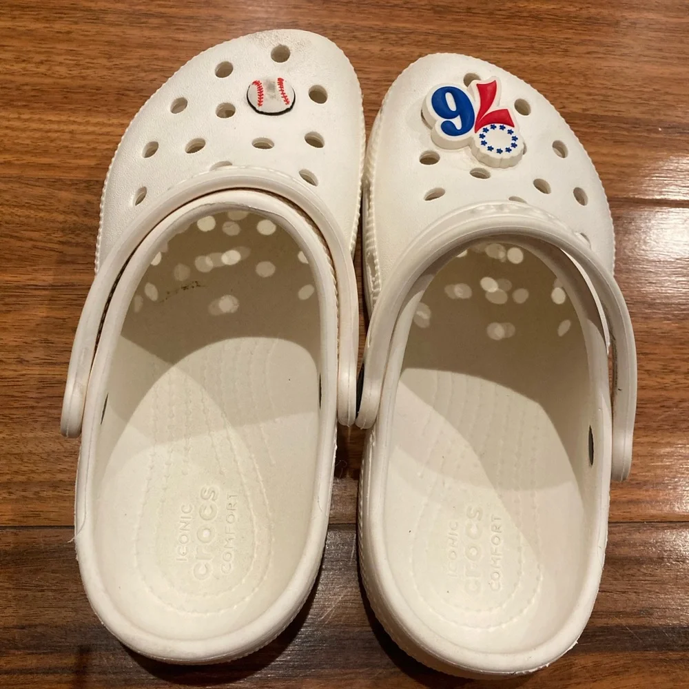 CROCS Kids White Clogs with Sports Charms Size C13 - Picture 3 of 8
